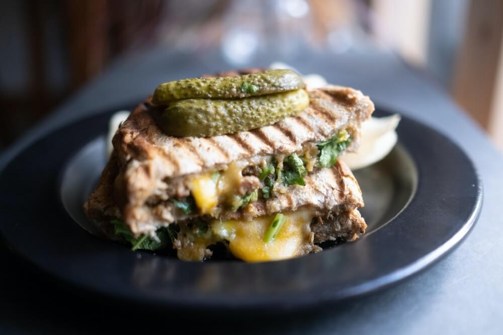 グリーンカレーホットサンド